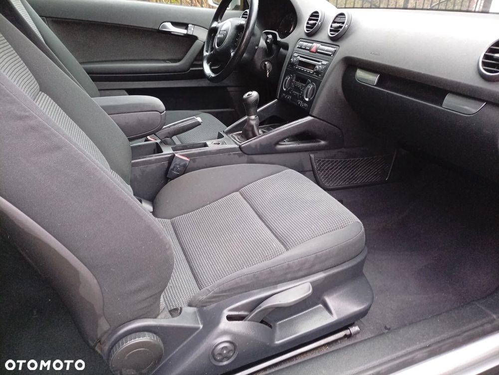 Audi A3 3-drzwiowe 1.6 Ambition - 14