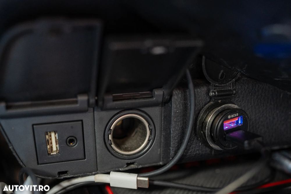 Toyota Camry 2.5 Hybrid Exclusive - 34