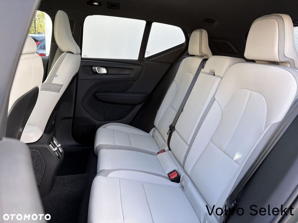 Volvo EX40 - 22