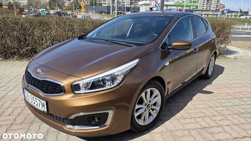 Kia Ceed 1.0 T-GDI ISG Dream-Team Edition - 1