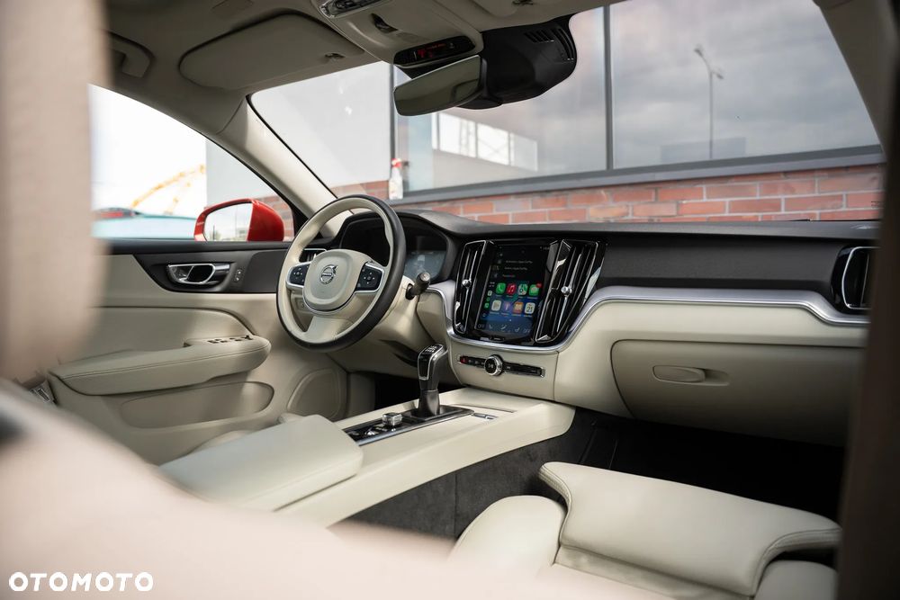 Volvo V60 D3 Drive-E Momentum - 28