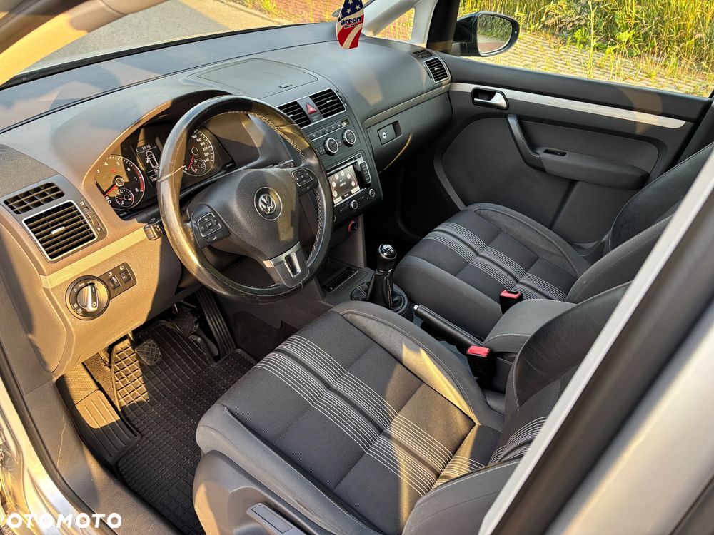 Volkswagen Touran - 6