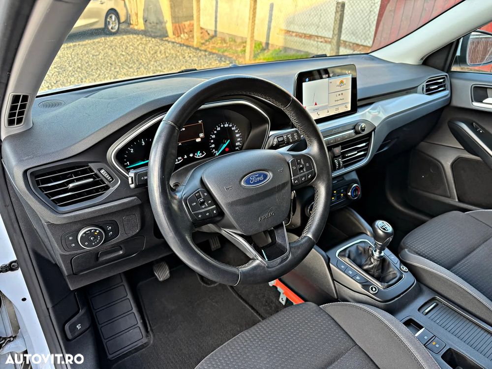 Ford Focus 1.5 EcoBlue Start-Stopp-System COOL&CONNECT DESIGN - 33