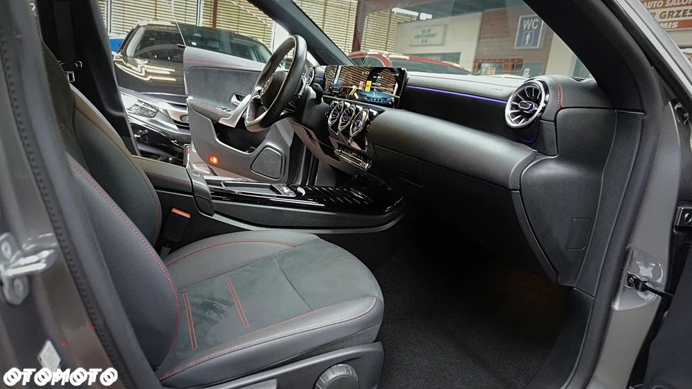 Mercedes-Benz CLA 180 AMG Line 7G-DCT - 15