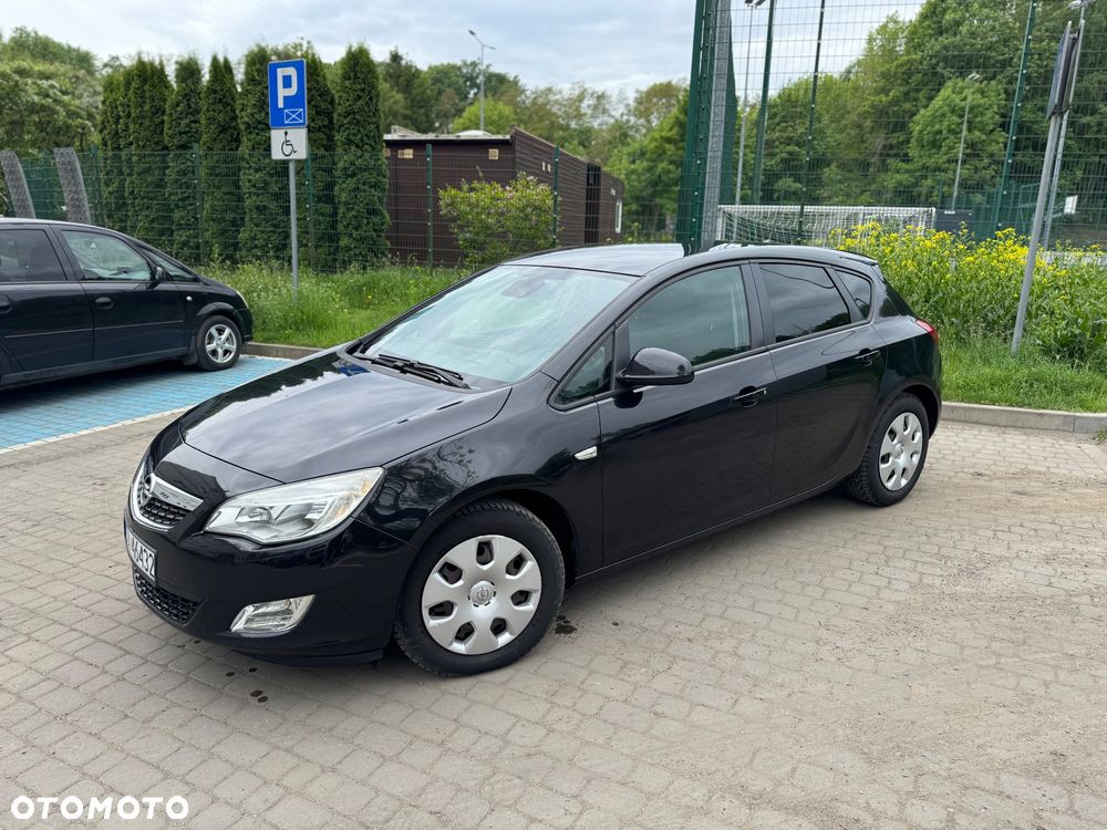Opel Astra 1.7 CDTI DPF Design Edition - 1