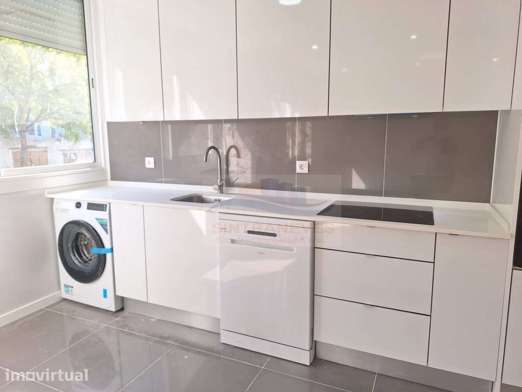 T3, 1º andar com dois terraços, em remodelação total. - Grande imagem: 4/14