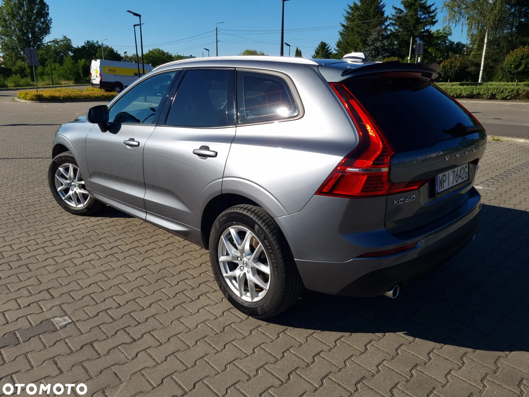 Volvo XC 60 B4 B Momentum - 4
