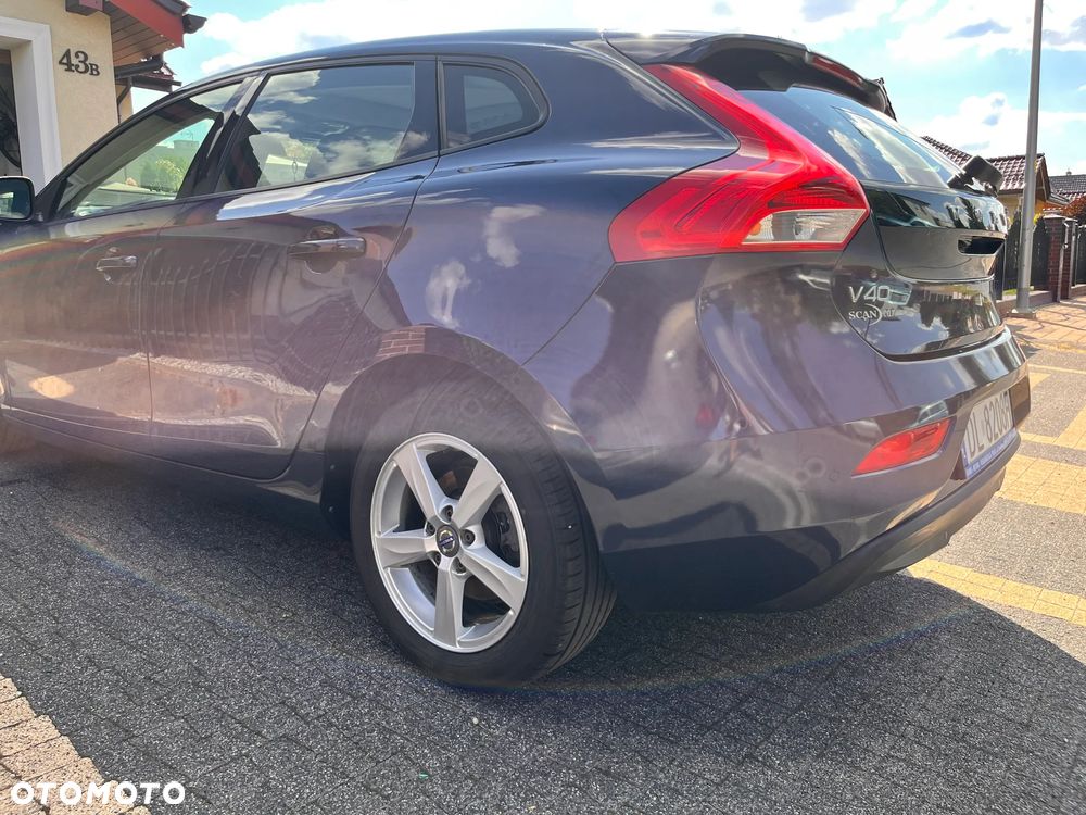 Volvo V40 D2 Momentum - 17