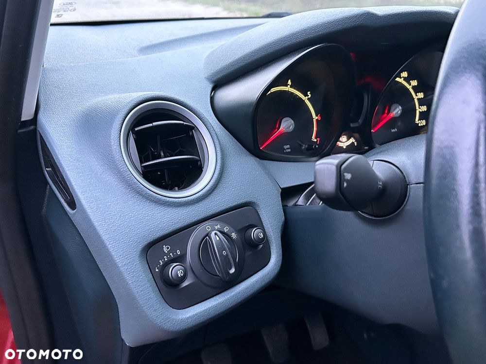 Ford Fiesta 1.25 Celebration - 16