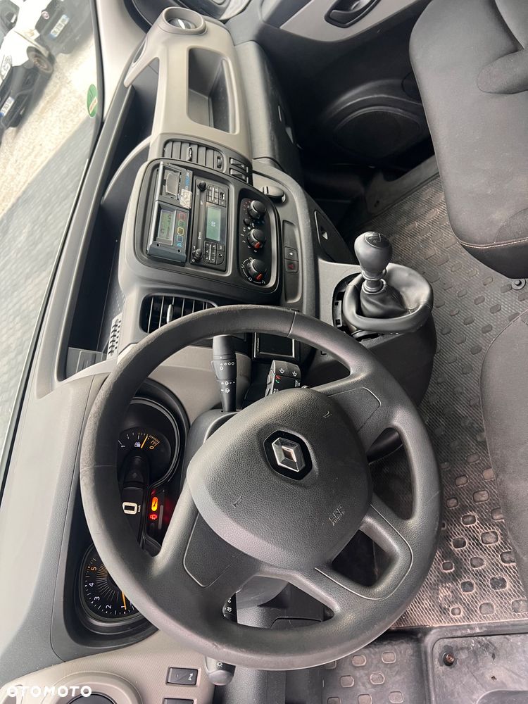 Renault Trafic - 9