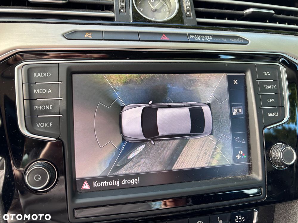 Volkswagen Passat 1.8 TSI BMT Highline - 23