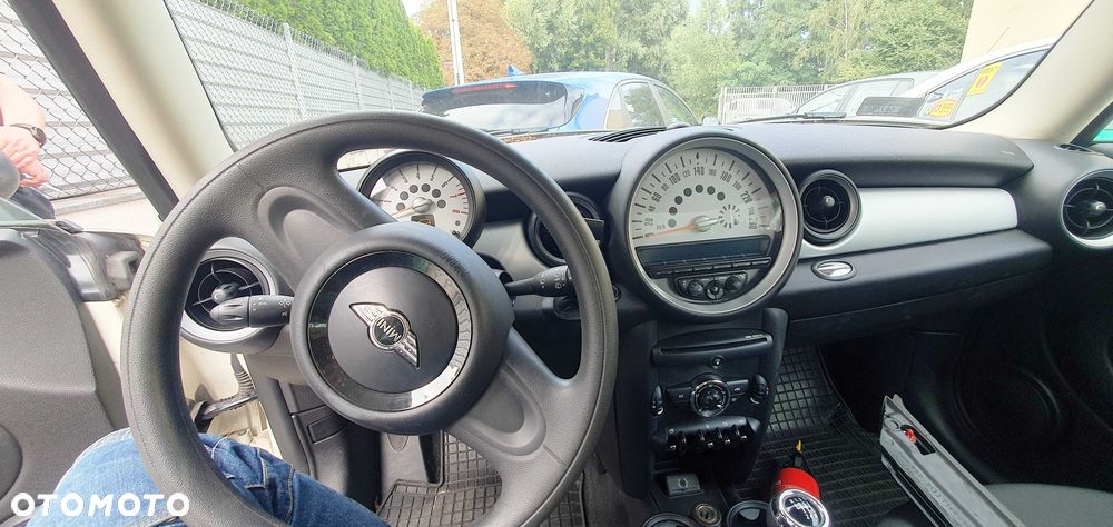 MINI ONE - 8
