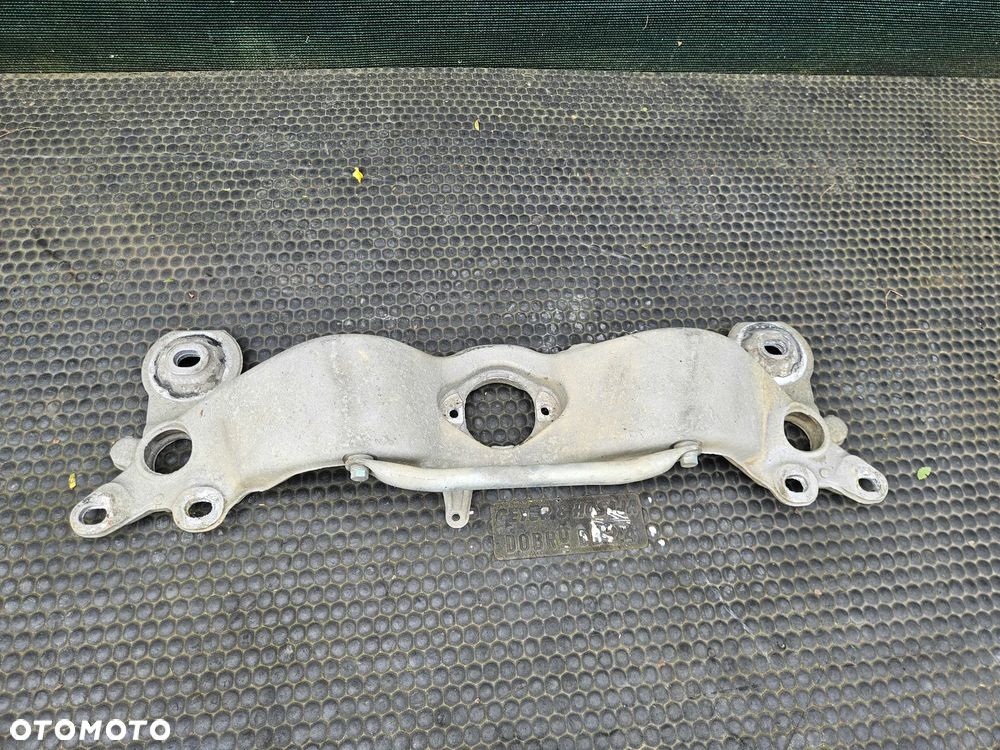 Łapa Wspornik 8E0399263R Poduszka Podpora Belka Skrzyni Skrzynia Biegów Audi A4 B6 B7 - 14