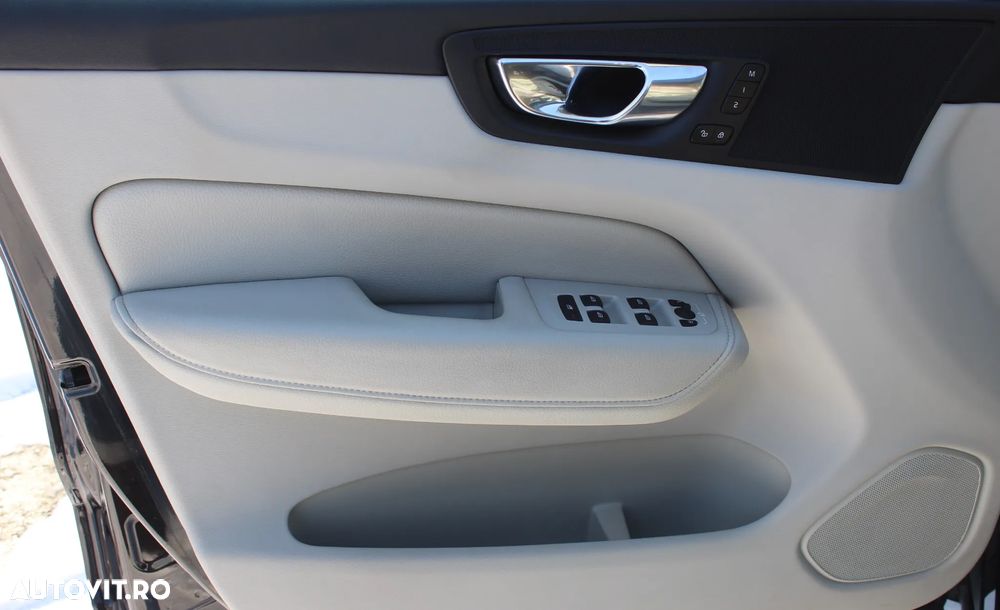 Volvo XC 60 T6 AWD Recharge Geartronic Inscription Expression - 9