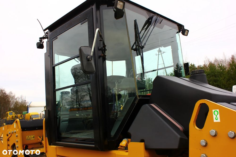 Caterpillar CAT CD10 WALEC STALOWY WIBRACYJNY Z DZIELONYMI BĘBNAMI +KOSZ HYDROG AX077 - 17