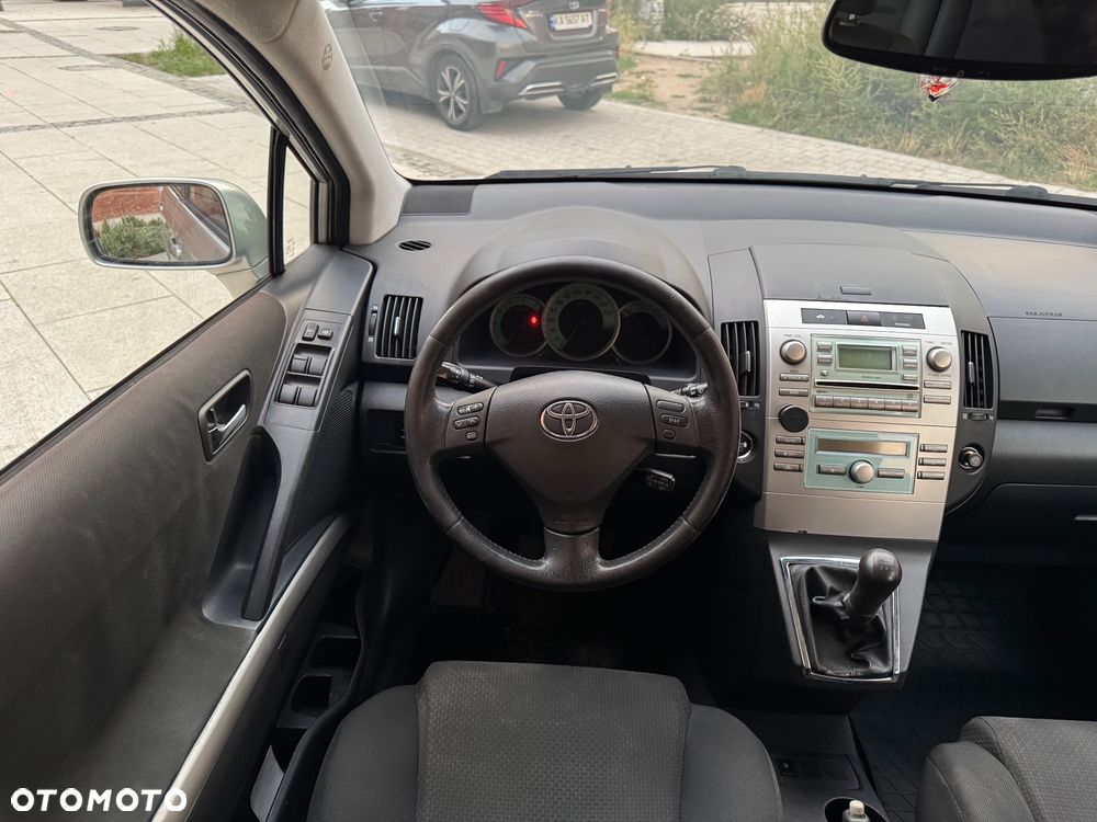 Toyota Corolla Verso 2.0 D-4D Terra 7os - 15