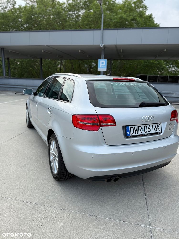 Audi A3 Sportback 2.0 TDI DPF quattro Ambiente - 11