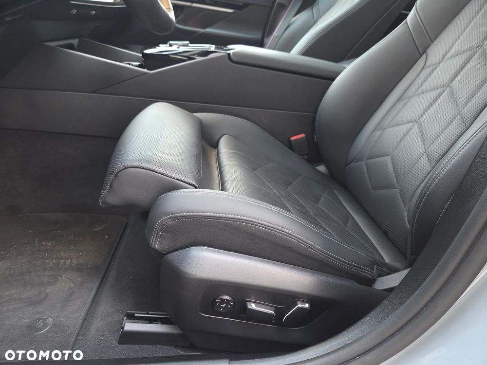 BMW Seria 5 520d xDrive mHEV M Sport - 37