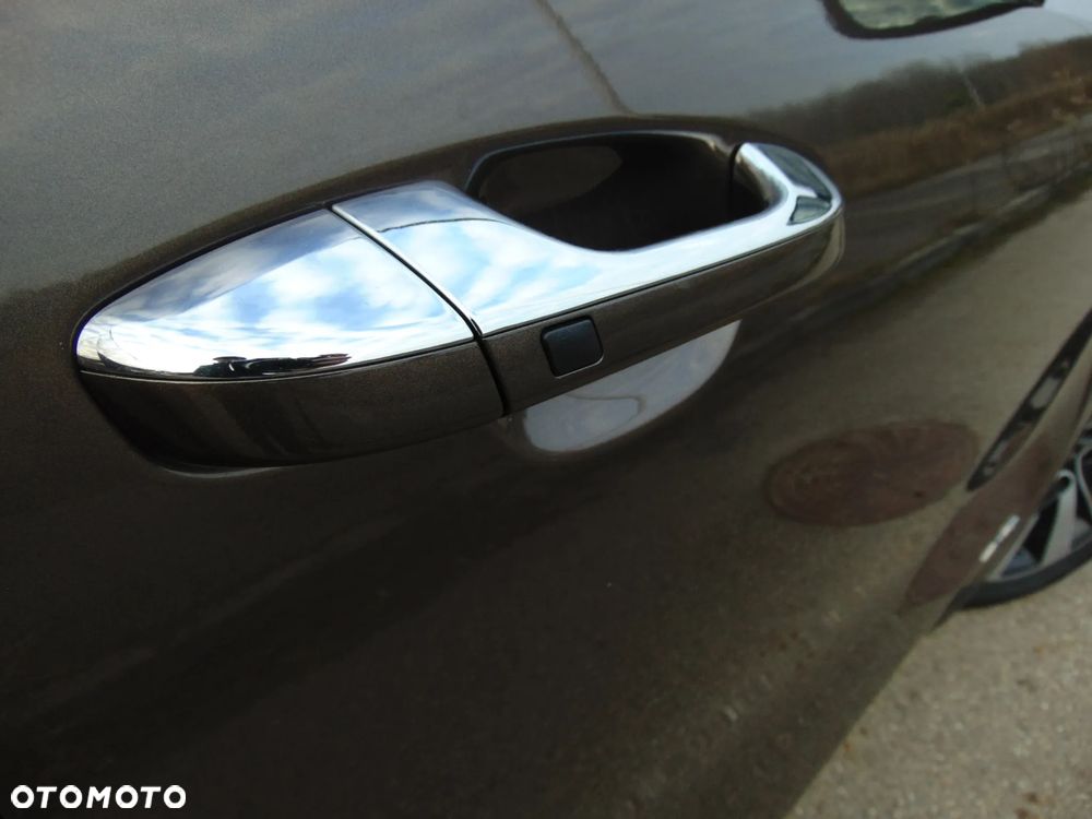 Kia Sportage 2,0 CRDI AWD Platinum - 22