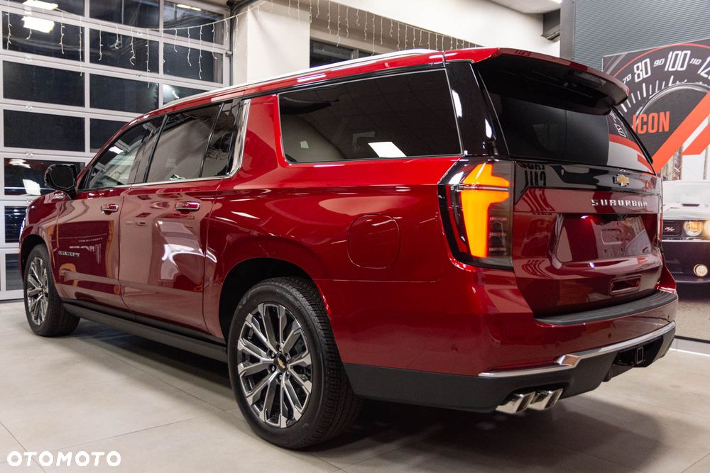 Chevrolet Suburban - 5