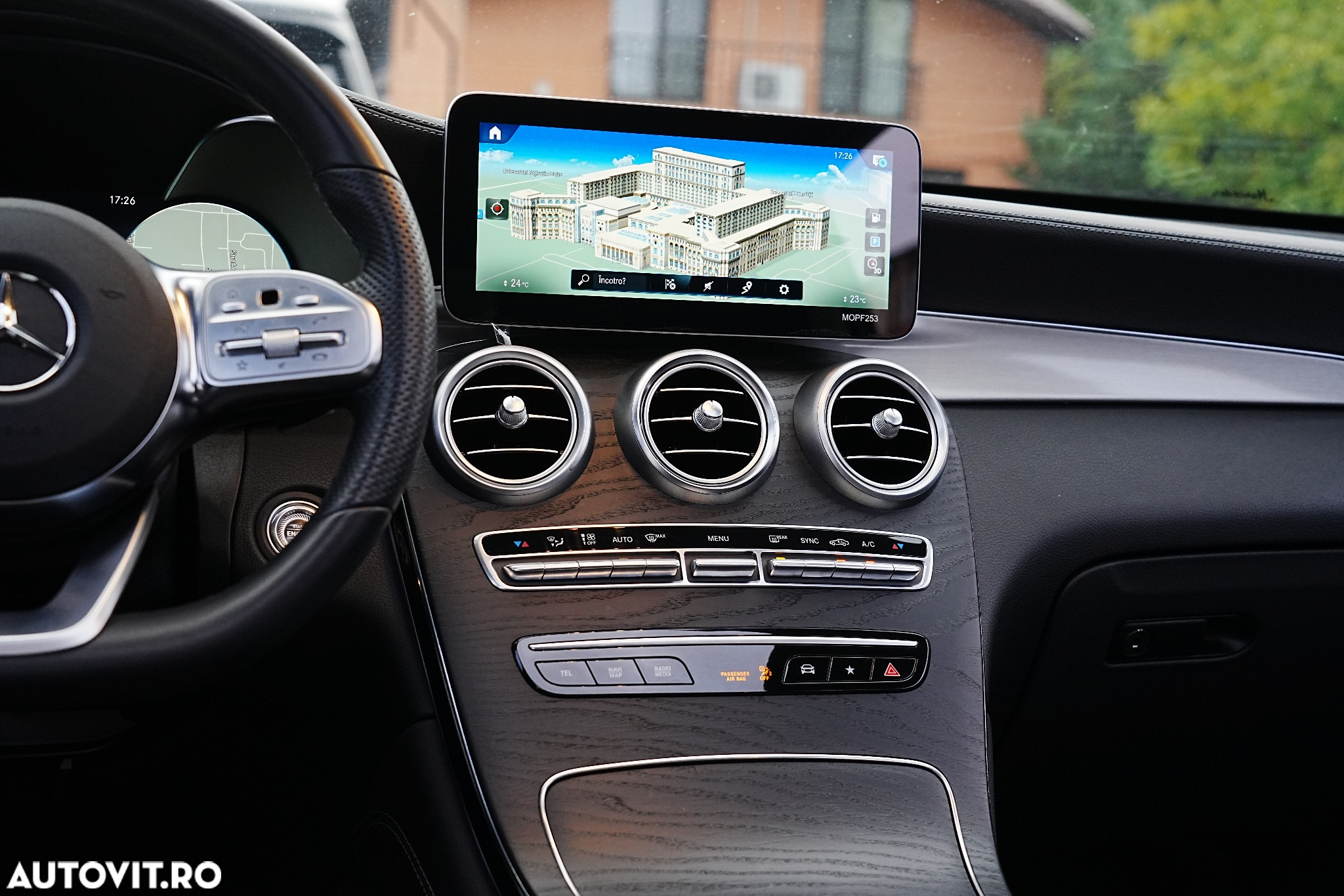 Mercedes-Benz GLC Coupe 220 d 4Matic 9G-TRONIC AMG Line - 29