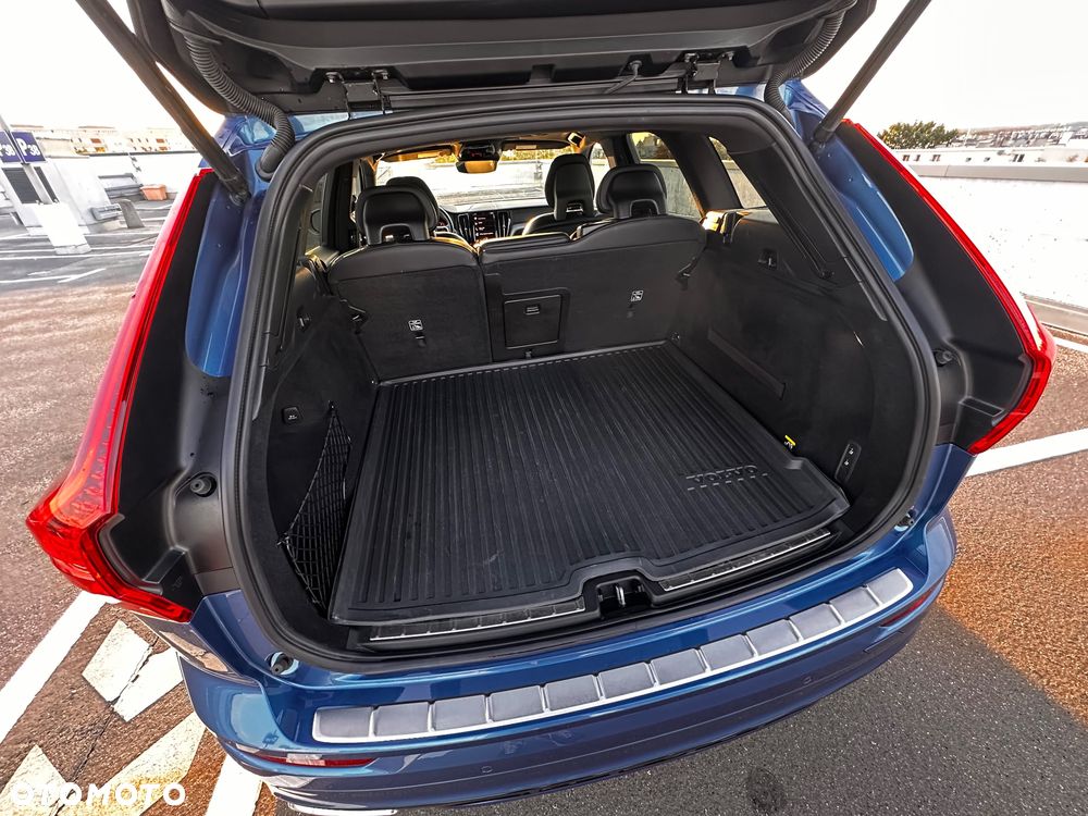 Volvo XC 60 T5 AWD R-Design - 14