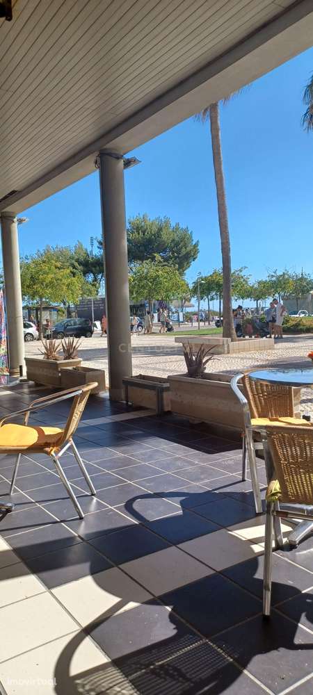 Loja, negócio em funcionamento na Praia da Rocha - Grande imagem: 5/21