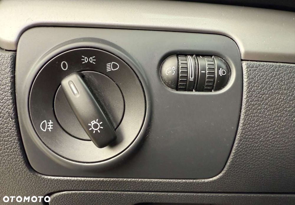 Volkswagen Golf - 12