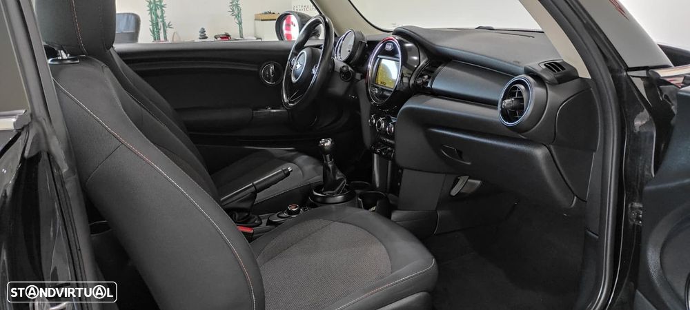 MINI 3 Portas One D - 7