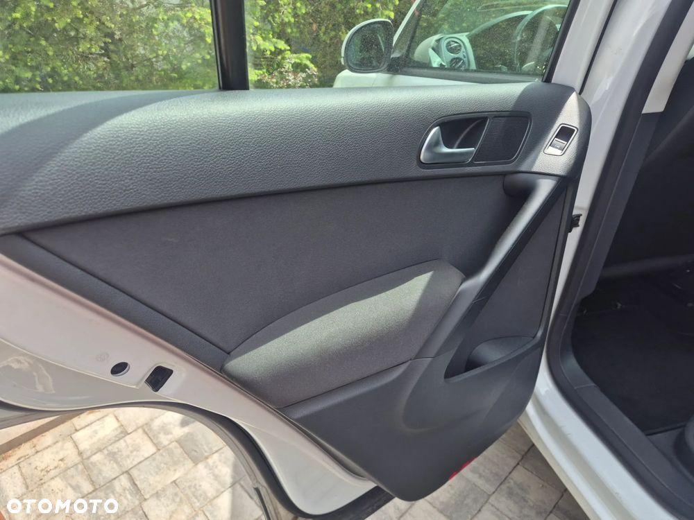 Volkswagen Tiguan 2.0 TDI SCR BlueMotion Technology Trend & Fun - 11