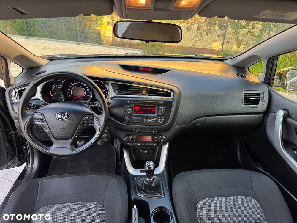 Kia Ceed 1.4 CVVT Dream-Team Edition - 29
