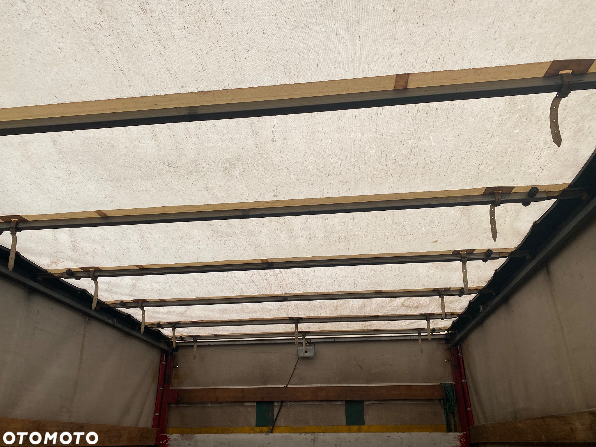 Zabudowa plandeka 6,45 m dach suwany MAN Mercedes DAF IVECO - 11