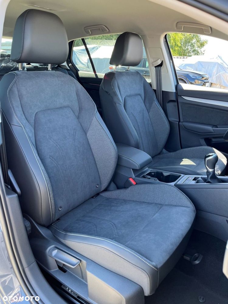 Volkswagen Golf - 10