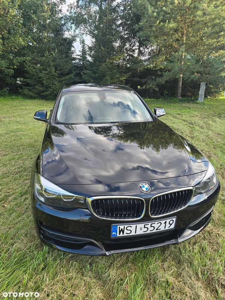 BMW 3 Series 2019 photo 3