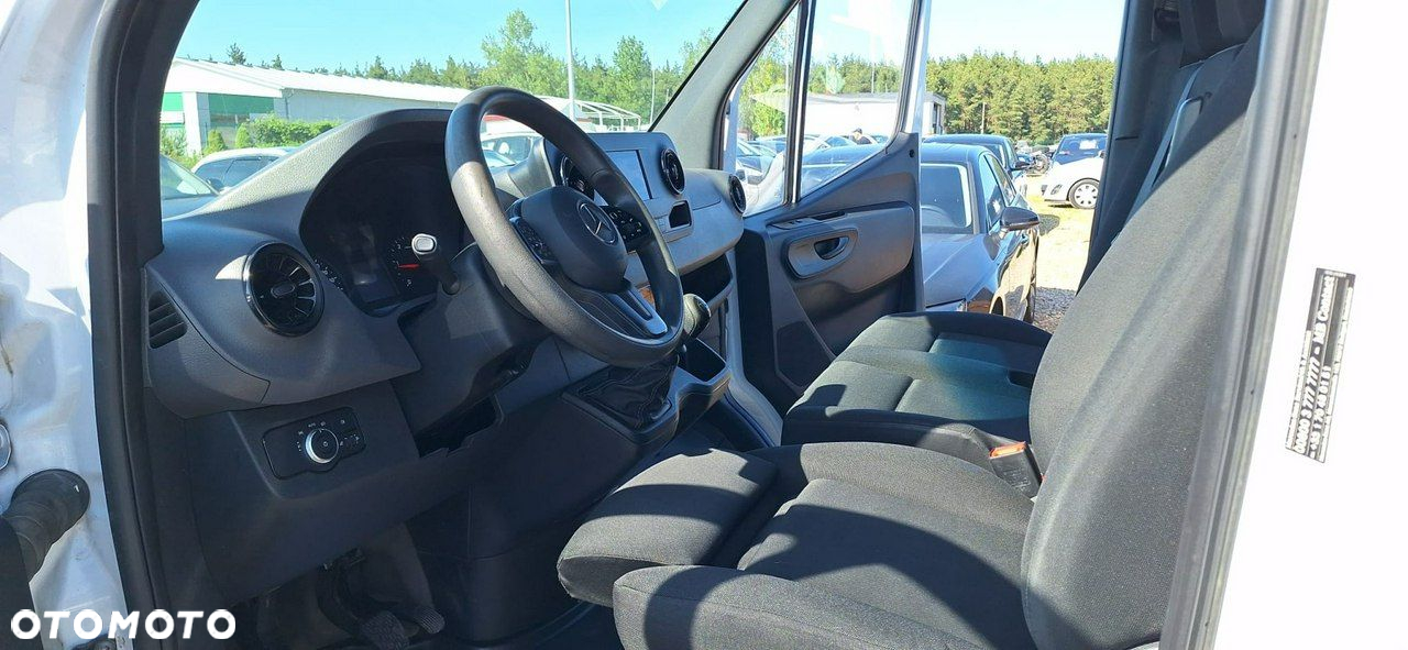 Mercedes-Benz Sprinter - 9