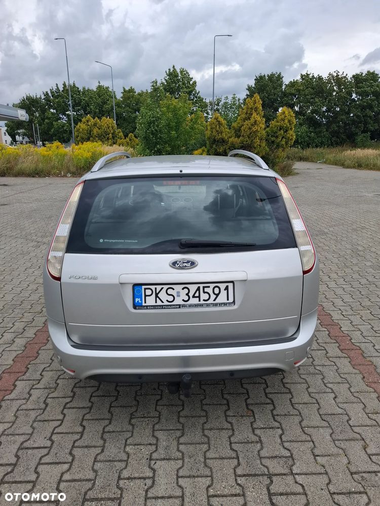 Ford Focus 1.6 Comfort - 6