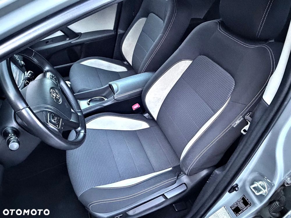 Toyota Avensis 1.8 Premium - 22