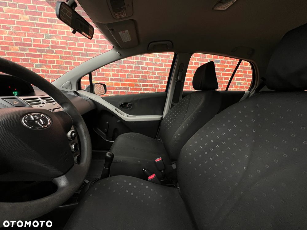 Toyota Yaris - 13