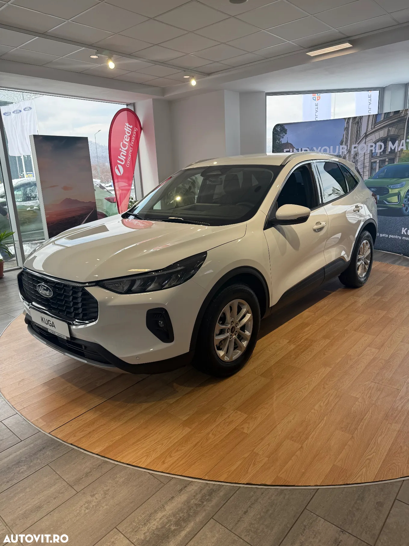 Ford Kuga 1.5 EcoBoost A8 FWD Titanium - 4