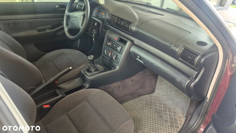 Audi A4 Limousine 1.8 - 23
