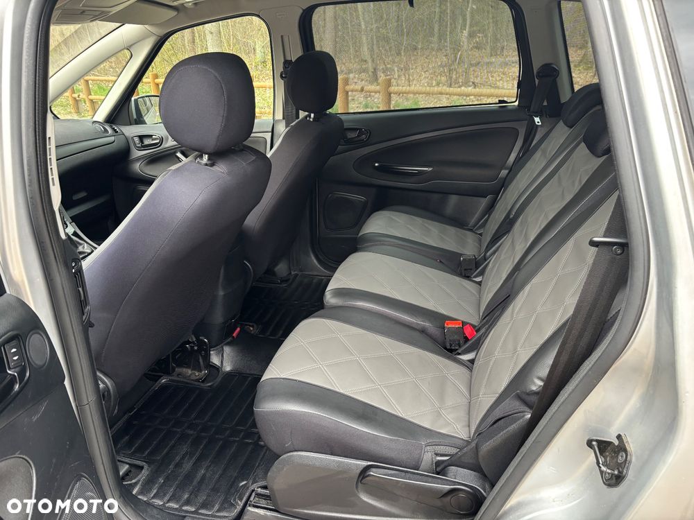 Ford S-Max 2.0 Titanium - 28