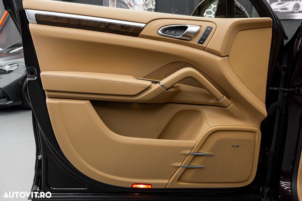 Porsche Cayenne S Tiptronic S - 38