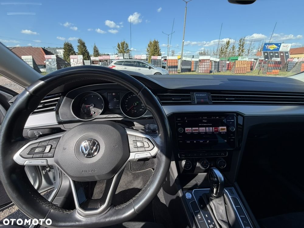Volkswagen Passat - 15