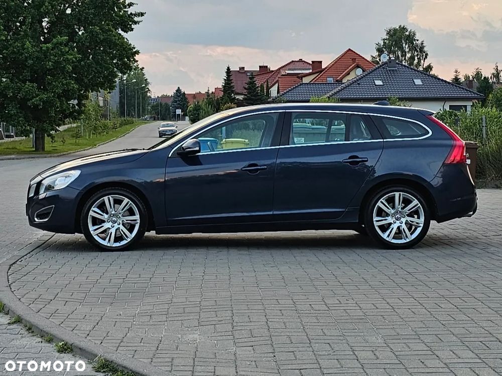 Volvo V60 D5 Geartronic Summum - 10