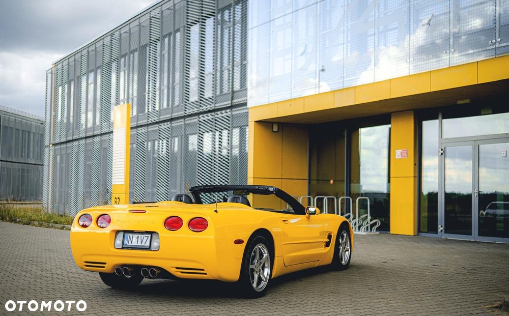 Chevrolet Corvette - 8