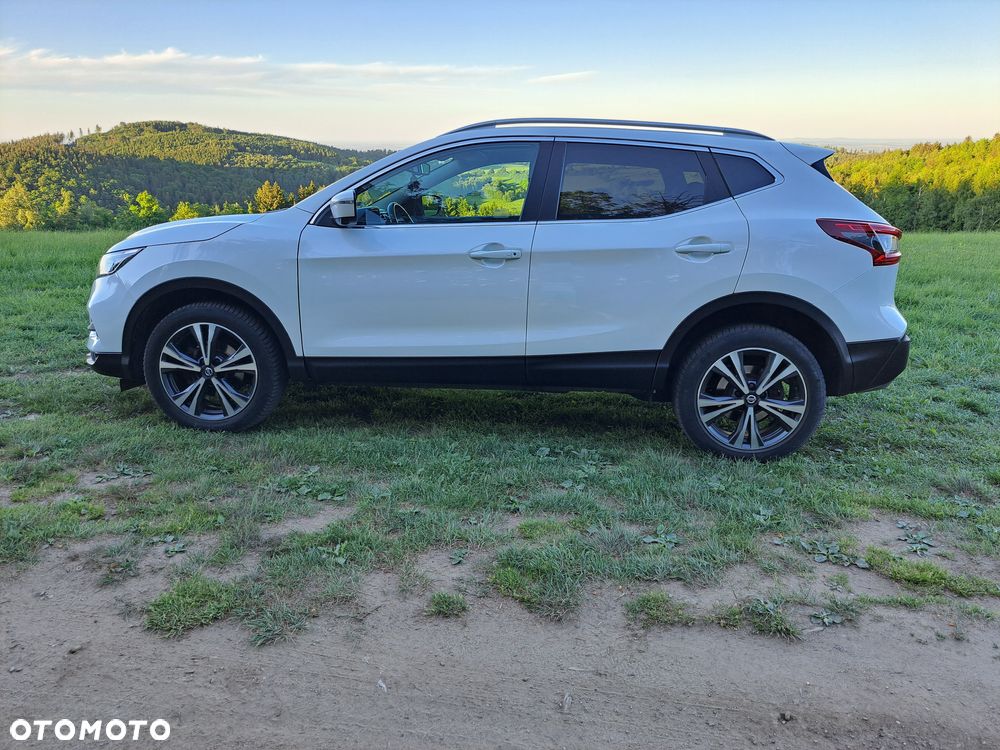 Nissan Qashqai 1.3 DIG-T N-Connecta - 1