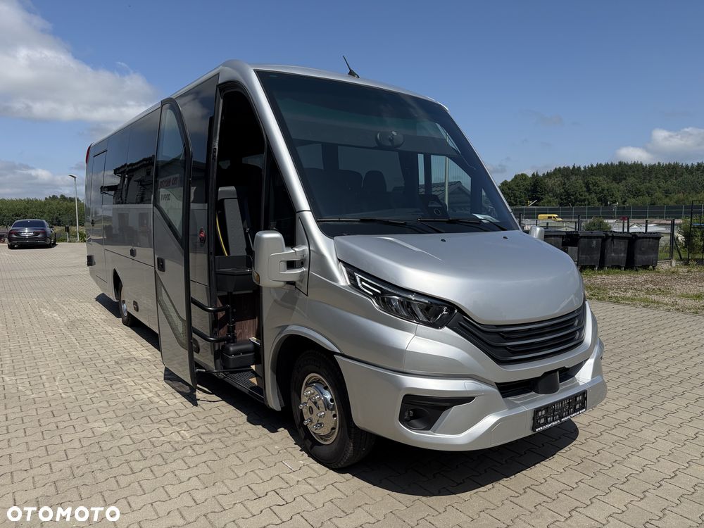 Iveco Daily 70C21 Tourism Revolution ERENER 33+1+1 miejsc