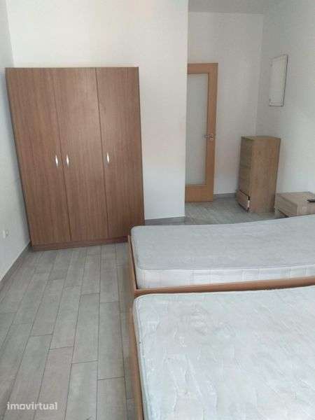 Alugo apartamento T2 - Grande imagem: 5/7