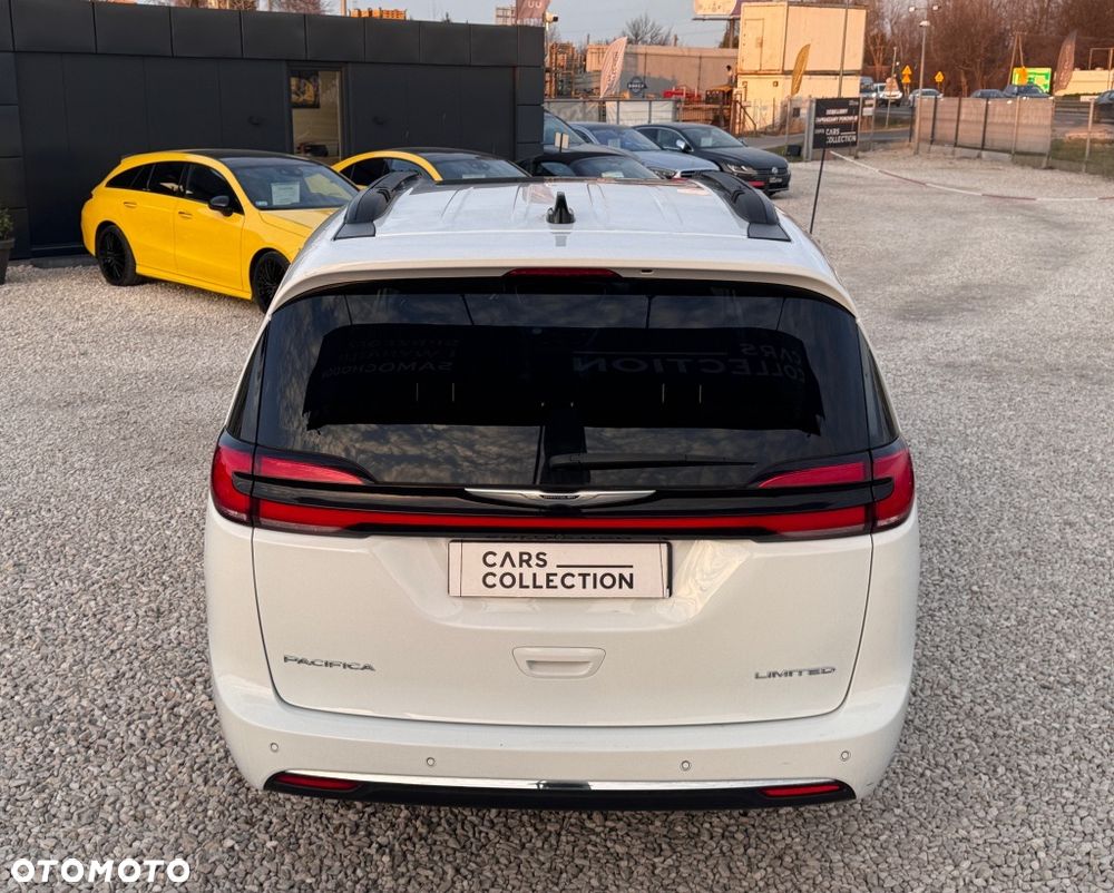 Chrysler Pacifica - 5