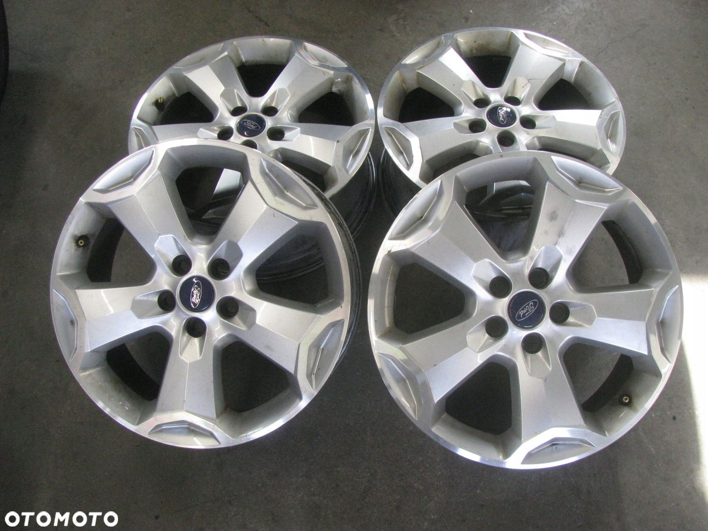 Felga aluminiowa Ford OE Kuga Mk1 7.5" x 18" 5x108 ET 52,5 - 3